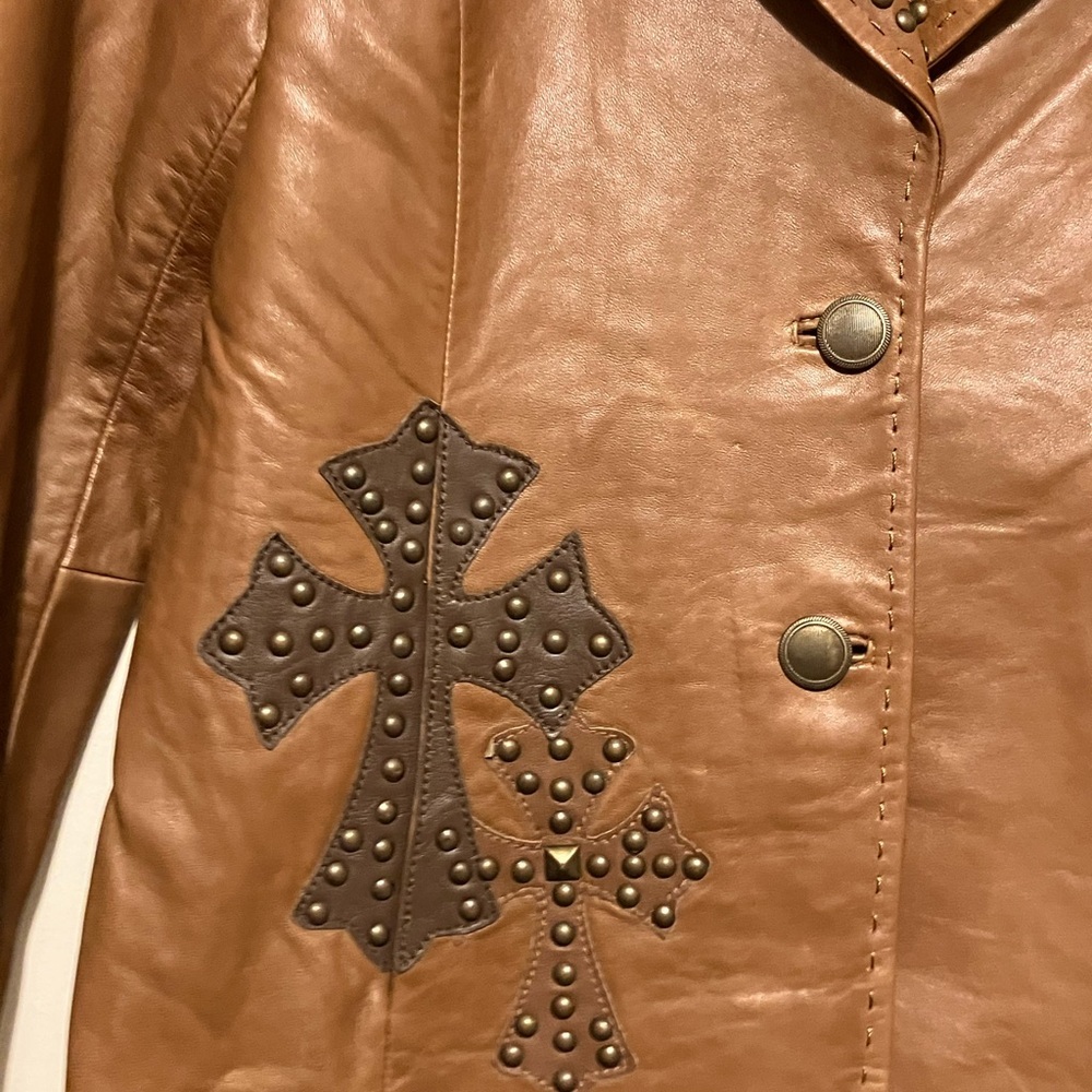 NEW Reba (McEntire) Womens Soft Leather Jacket Cognac Embellished Cross Studded - Picture 2 of 5
